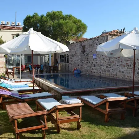 Otel Cunda Poseidon 4*